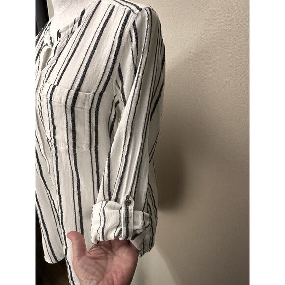 Lucky Brand 3/4 Sleeves Striped Blouse White Gray Size Medium Pullover Button - Picture 4 of 13